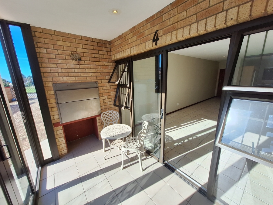 2 Bedroom Property for Sale in Jeffreys Bay Central Eastern Cape